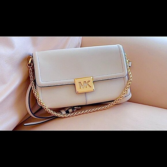 Michael Kors Purse - Picture 1 of 1